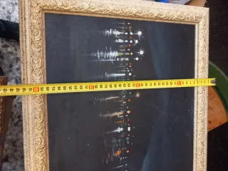 Cuadro decorativo con marco dorado