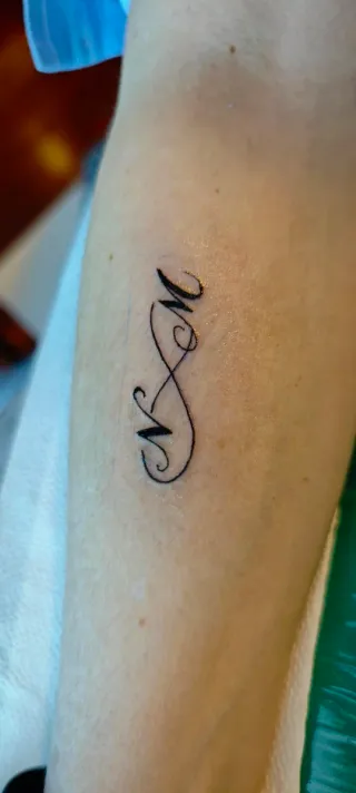 Tatuadora profesional ¡Oferta solo Marzo!