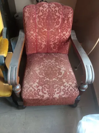 Butaca terciopelo rojo y marrón