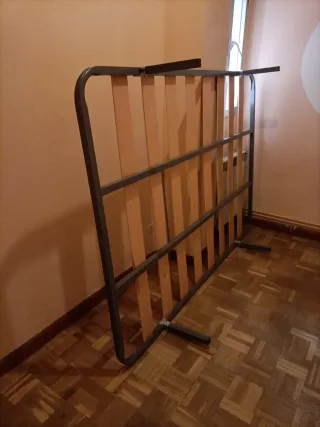 Somier de lamas 135 cm con patas