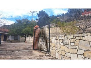 Chalet en venta en L'Alquenència en Alzira