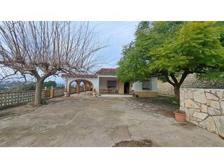 Chalet en venta en L'Alquenència en Alzira
