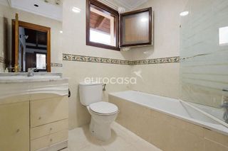 Casa adosada en venta en Entrambasaguas