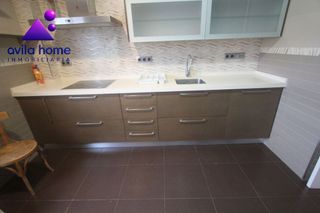 Casa pareada en venta en La Encarnación en Ávila