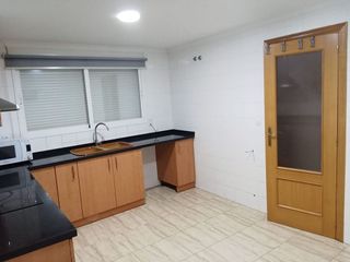 Casa adosada en venta en Zona Urbanizaciones en Alzira