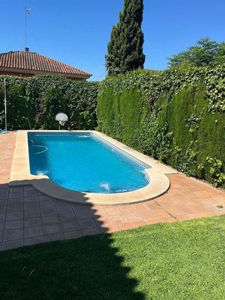 Chalet en venta en Gelves