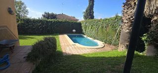 Chalet en venta en Gelves