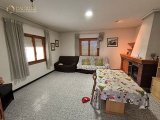 Casa adosada en venta en Las Bayas en Elche