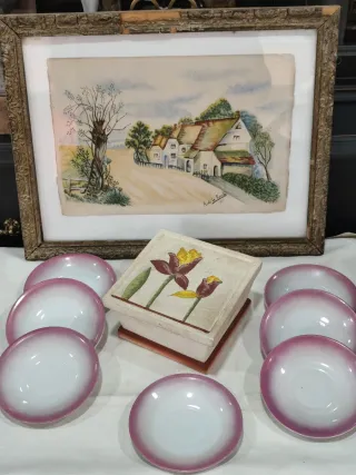 Conjunto antiguo de platos y cuadro