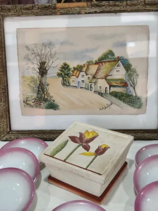 Conjunto antiguo de platos y cuadro