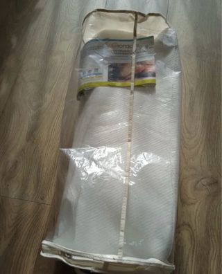 Cuna de viaje BBY gris y amarilla