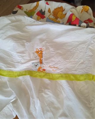 Cuna de viaje BBY gris y amarilla