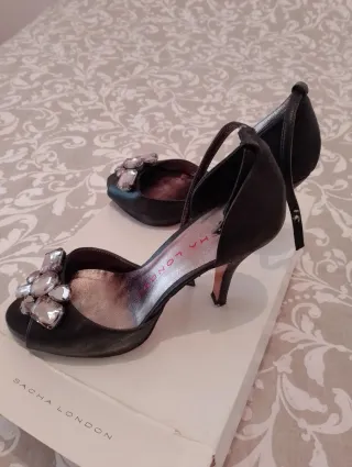 Zapatos Sacha London Tacón Joyas Negro/Plata