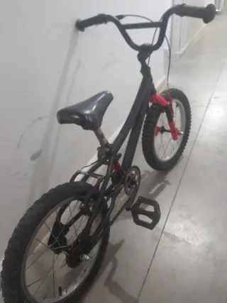 Bicicleta Infantil Roja y negra 18 pulgadas