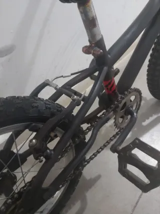 Bicicleta Infantil Roja y negra 18 pulgadas