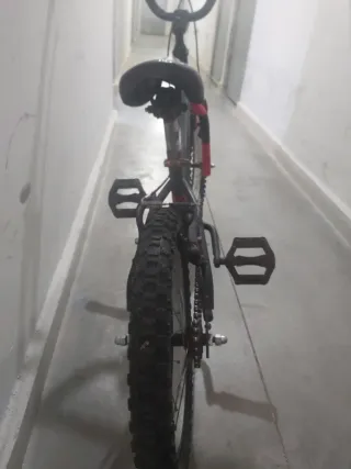 Bicicleta Infantil Roja y negra 18 pulgadas