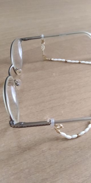 Occhiali da vista con catenella perle