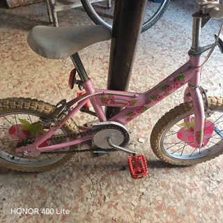 Bicicleta infantil rosa fresa