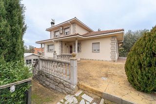 Chalet en venta en Sevilla la Nueva