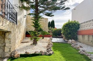 Chalet en venta en Alginet