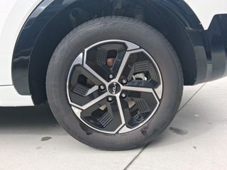 Kia Niro 1.6 GDi HEV 95kW (129CV) Drive