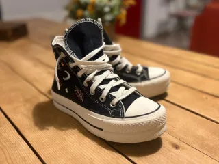 Converse All Star bordadas negras