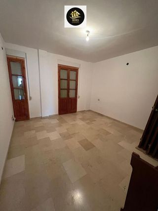 Chalet en venta en Linares