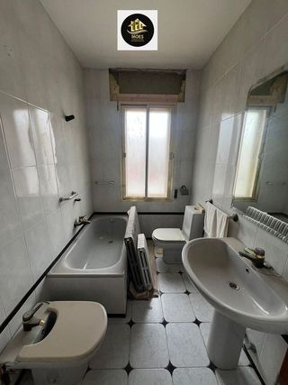 Chalet en venta en Linares