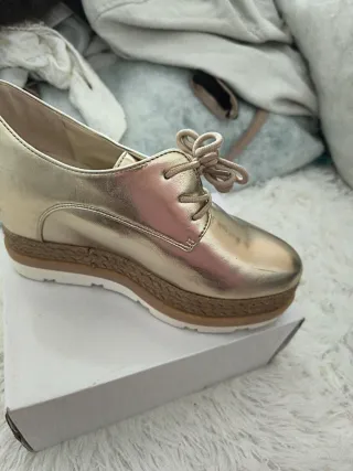 Zapatos dorados talla 37