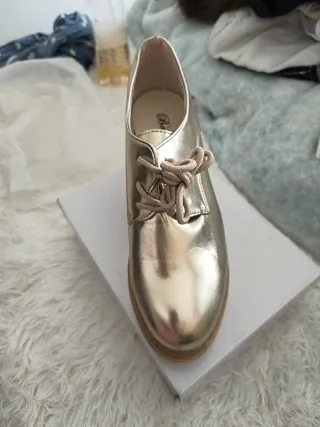 Zapatos dorados talla 37