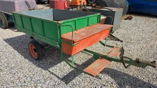 Remolque Agria verde y naranja