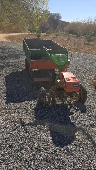 Remolque Agria verde y naranja