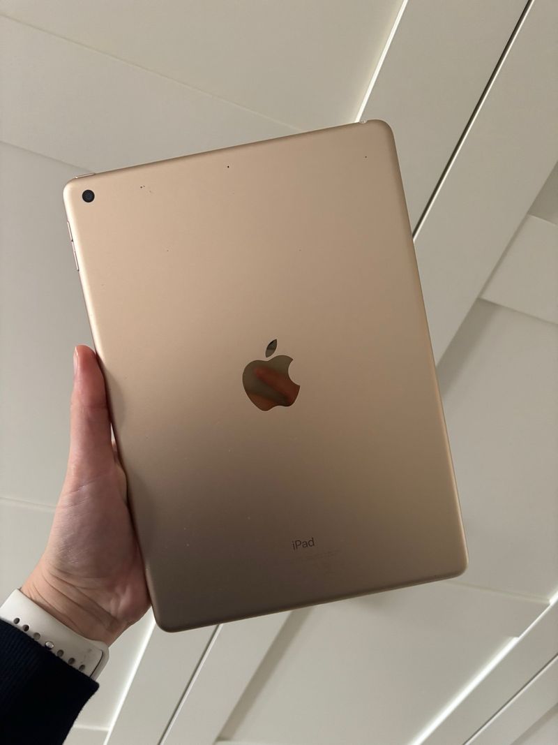 iPad 2017 5ª Gen 32GB Dorado