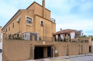 Casa adosada en venta en Montemar en Torremolinos