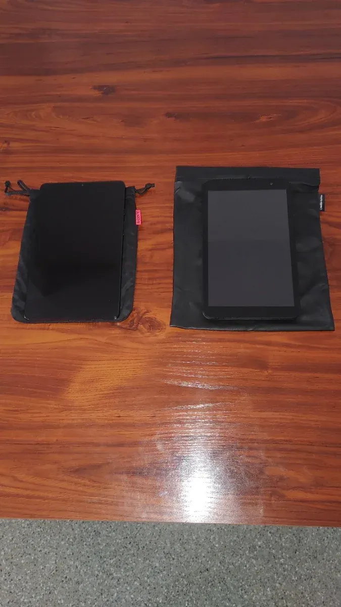 Dos tablets una samsung y otra weelikeit .