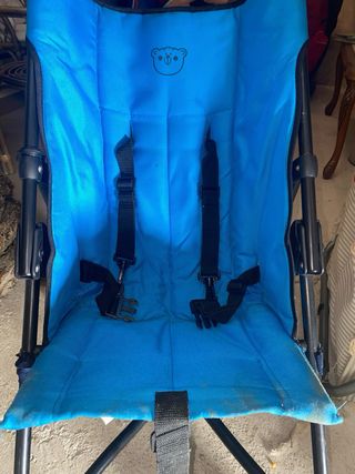 Silla de paseo azul para bebé