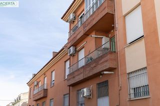 Piso en venta en Avda. De los Ogíjares en Armilla