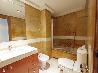 Piso en venta en Plaza España - Villa Pilar - Reyes Católicos - Vadillos en Burgos