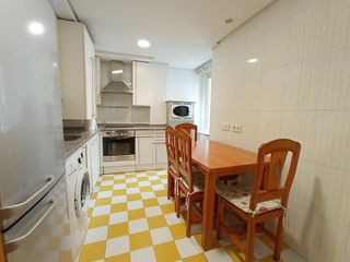 Piso en venta en Plaza España - Villa Pilar - Reyes Católicos - Vadillos en Burgos