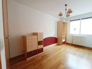 Piso en venta en Plaza España - Villa Pilar - Reyes Católicos - Vadillos en Burgos