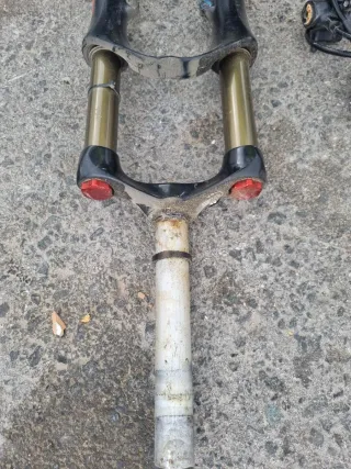 Horquilla Bomber y Manetas Freno