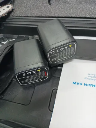 Mini motosierra a batería