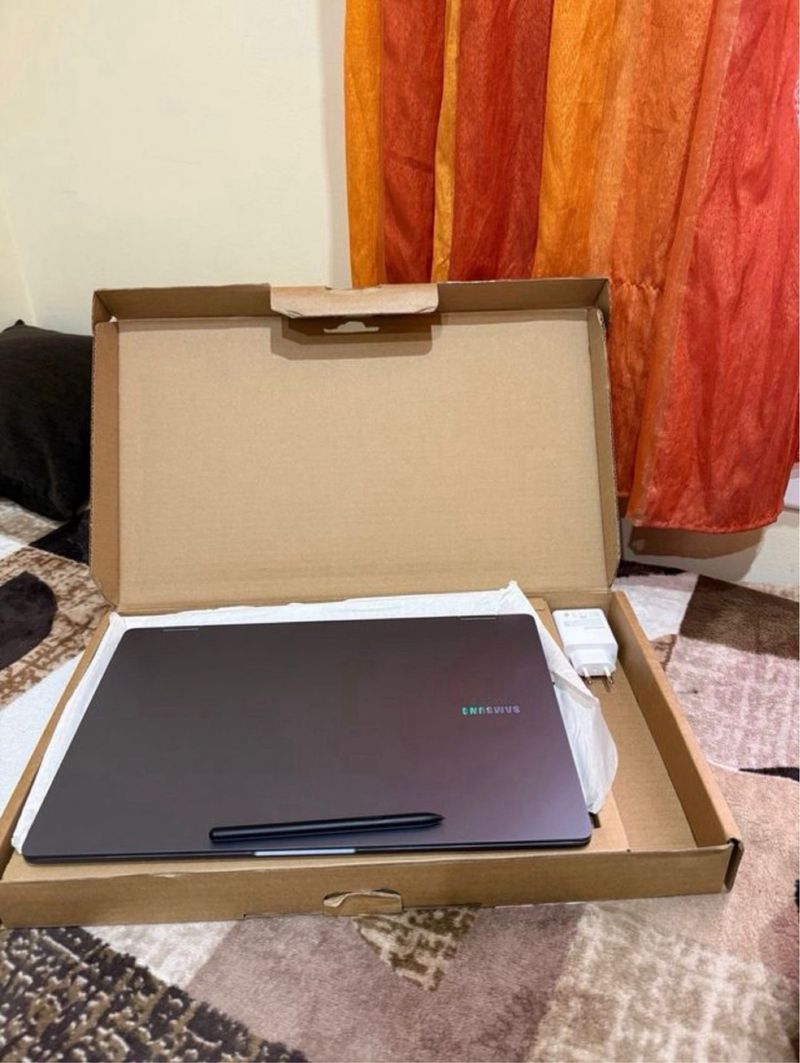 Portátil Samsung galaxy book 4 360 tactil afbeelding 3