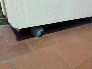 Mesa plegable con cajón y hueco