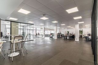 Oficina en alquiler en Les Corts en Barcelona