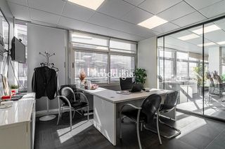 Oficina en alquiler en Les Corts en Barcelona