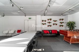 Oficina en alquiler en Les Corts en Barcelona