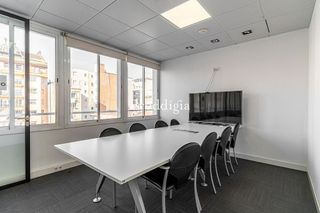 Oficina en alquiler en Les Corts en Barcelona