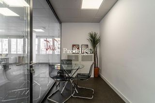 Oficina en alquiler en Les Corts en Barcelona