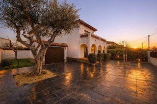 Chalet en venta en Empuriabrava en Castelló d´Empúries